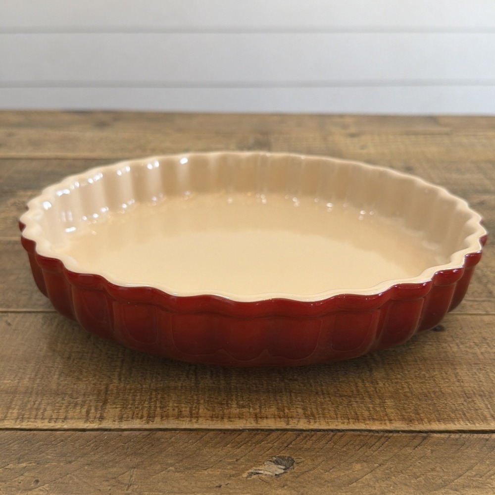 Le Creuset Stoneware Fluted Flan /Pie Baking Dish 10" Cerise /Red